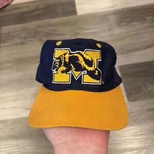 vintage university of Michigan snap back hat 90s OS